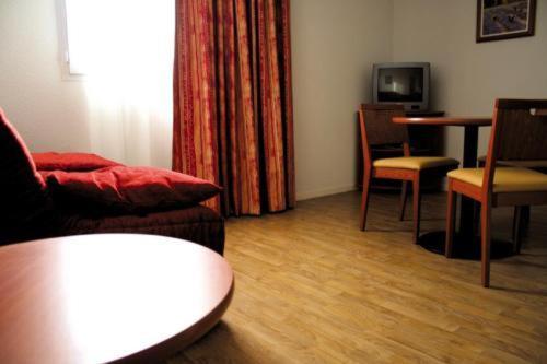 Aerel Hotel Aeroport บลานญัก ห้อง รูปภาพ
